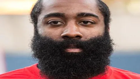 浪漫勇士成香港首匹四地一级赛马王，未来两月聚焦重头赛事